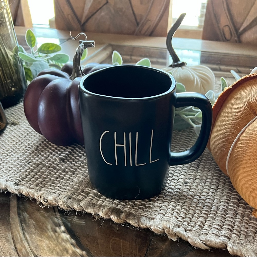 ☕️Rae Dunn CHILL Mug☕️